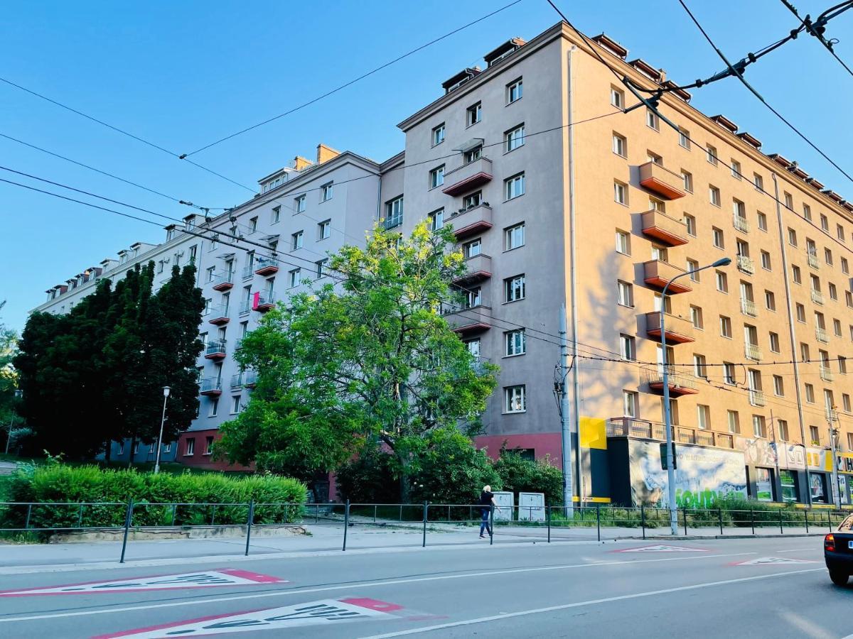 Zarohem 2 Bedrooms Apartment In Center With Balcony Brno Exteriér fotografie